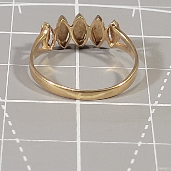 Vintage ✨Marquise Diamond Cut Ring 14k Yellow Gold - Picture 4 of 10